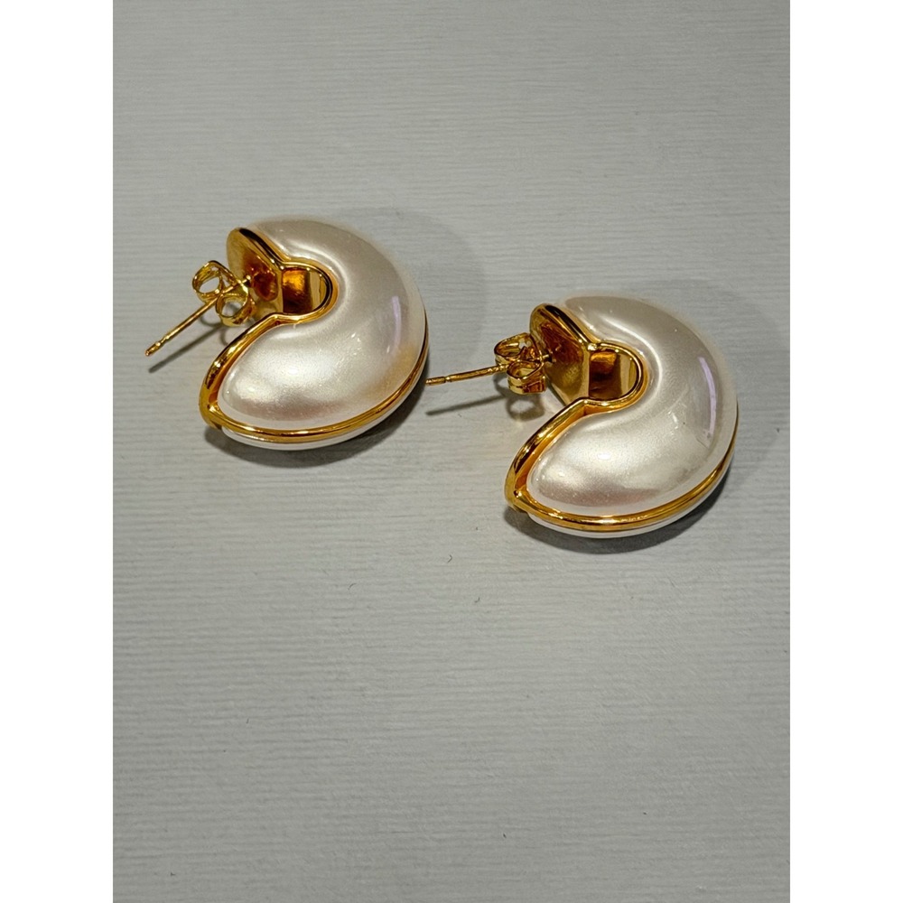 Imitation Pearl Puffy Hoop Stud Earrings Gold Tone Post Back Chunky Huggie